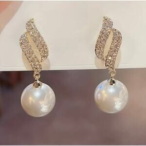 Gold Rhinestone and Pearl Drop Earrings